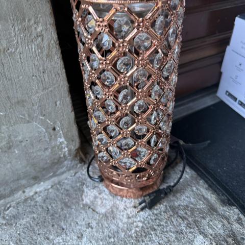 troc de  Lampe de table, sur mytroc