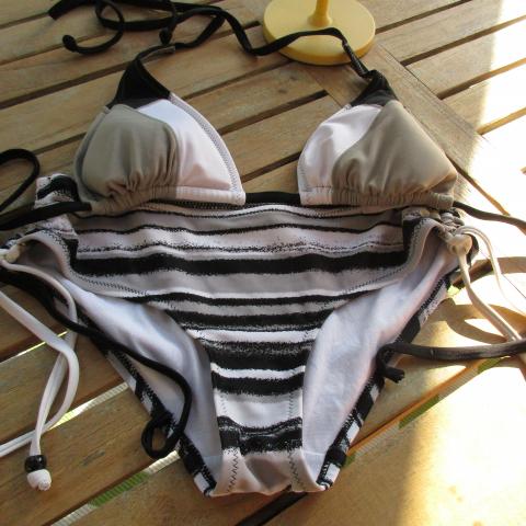 troc de  maillot 2 piéces tbé T38, sur mytroc