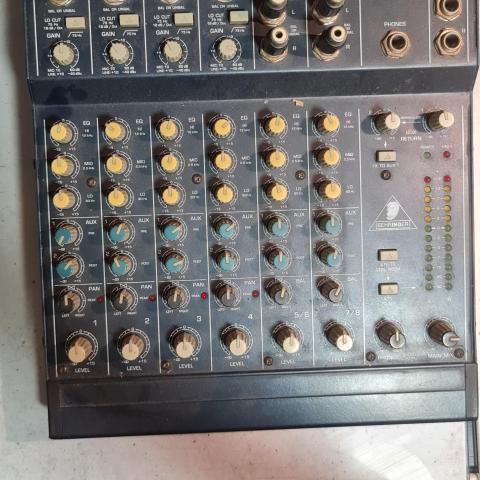 troc de  Table de mixage BEHRINGER, sur mytroc