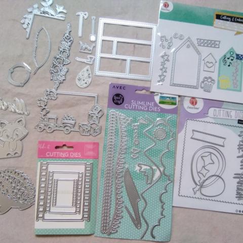 troc de  RESERVE et envoyé lot matrices de découpe, loisirs créatifs, très bon état, sur mytroc