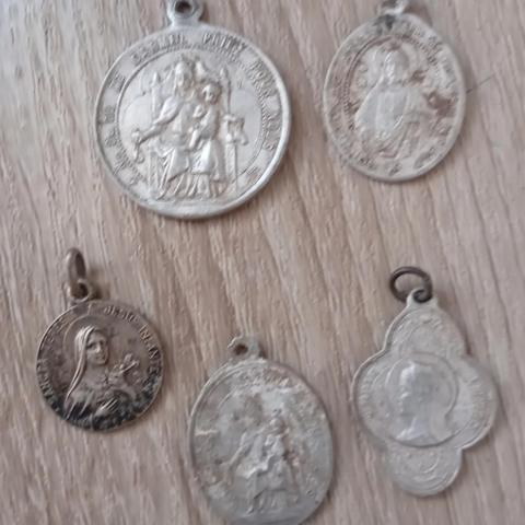 troc de  Lots De 5 Médailles Pendentifs Religieuses, sur mytroc