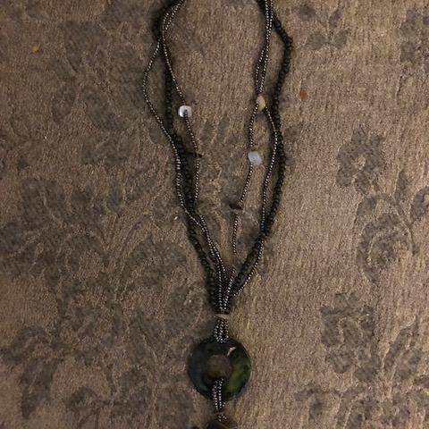 troc de  Collier fantaisie rocaille et nacre, sur mytroc