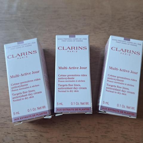 troc de  RESERVE Échantillons Clarins, sur mytroc