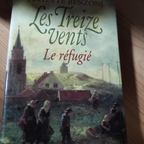 troc de  livre les treize vents, le réfugié, sur mytroc