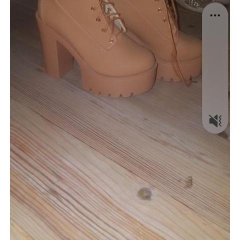 troc de  Bottines plate-forme NEUVES   39, sur mytroc
