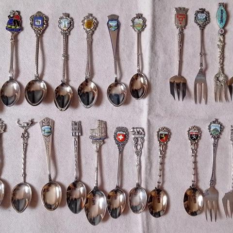 troc de  lot, collection, fourchettes et cuillères, très bon état, sur mytroc