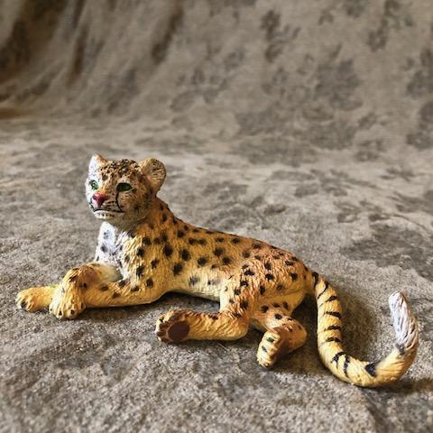 troc de  Figurine guépard 12,5cm de large approx., sur mytroc