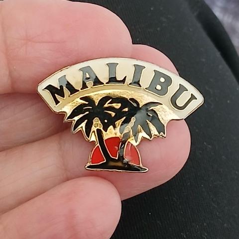 troc de  Un Pins ' MALIBU ', sur mytroc