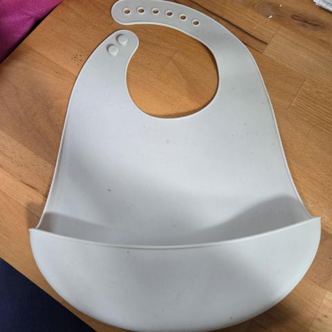 troc de  Bavoir silicone, sur mytroc