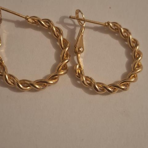 troc de  Boucles d'oreilles, sur mytroc