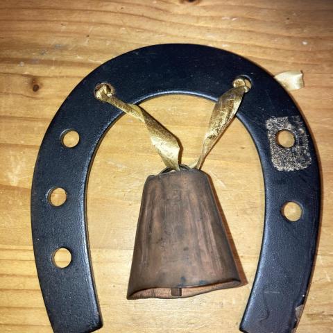 troc de  Fer à cheval avec clochette à suspendre, sur mytroc