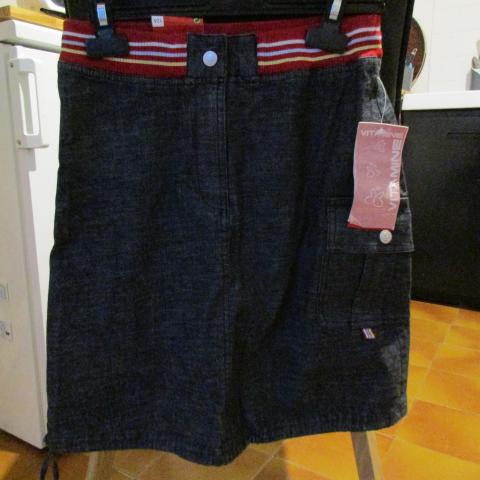 troc de  jupe jean vitamine T12 ans,neuve, sur mytroc