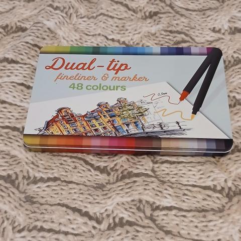 troc de  Reserver Celvi. Une Boîte De 48 Feutres, sur mytroc