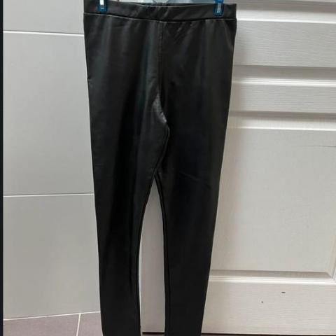 troc de  Legging imitation cuir, sur mytroc