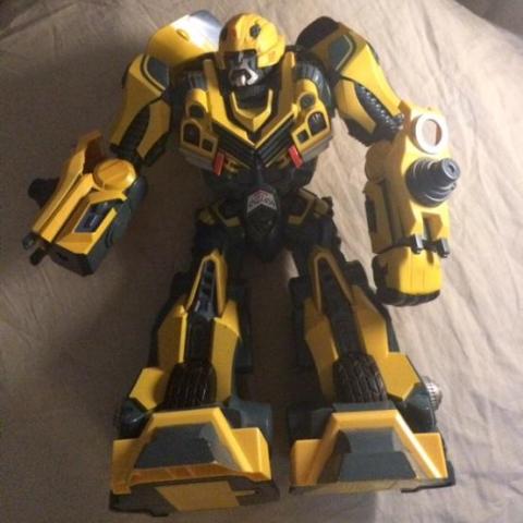 troc de  Grande figurine Transformers Bumblebee - 28 cm, sur mytroc
