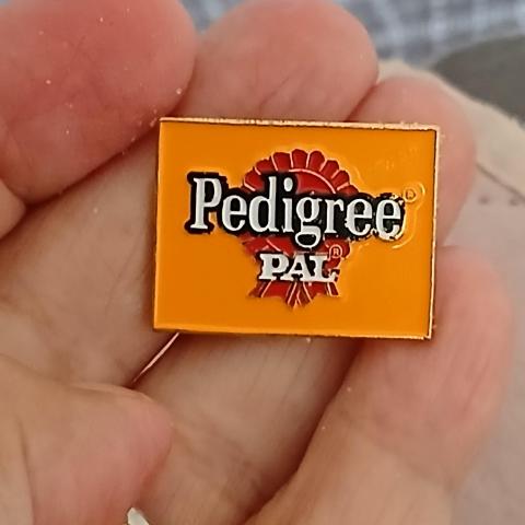 troc de  Reserver. Pins ' PEDIGREE PAL ', sur mytroc