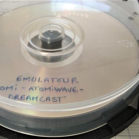 troc de  9 DVD avec 47 Jeux PS2 Gamecube Dreamcast Naomi 1 et 2 Atomiswave, sur mytroc