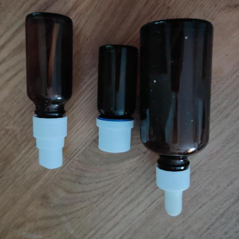 troc de  3 flacons verre, sur mytroc