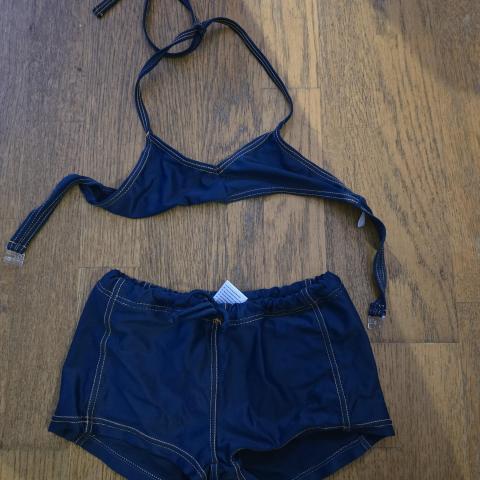 troc de  Maillot h et m 6/8 ans, sur mytroc