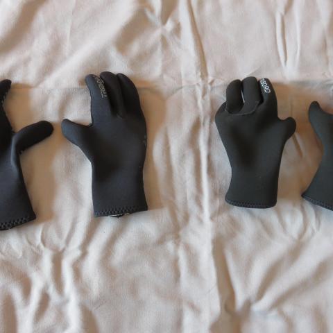 troc de  2 paires gants de plongée TRIBORD enfant 10-12ans, sur mytroc