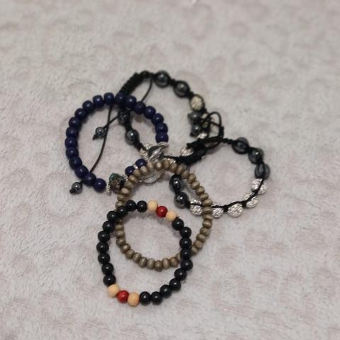 troc de  Reserver Lilas91. Lots De Bracelets, sur mytroc