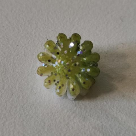 troc de  Petite pince fleur vert, sur mytroc