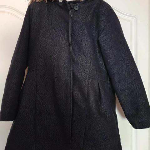 troc de  Manteau noir pailleté Gemo 10ans, sur mytroc