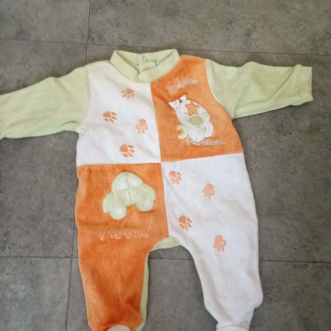 troc de  Pyjama 1 mois mixe, sur mytroc