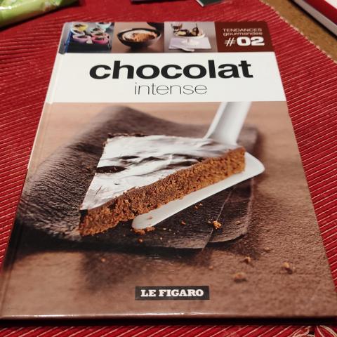 troc de  Réservé Livre de recettes chocolat intense, sur mytroc