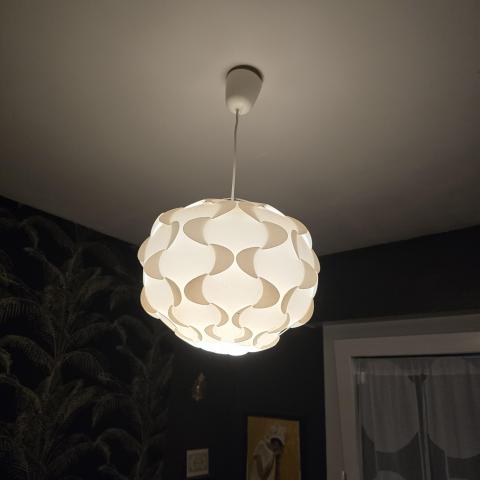 troc de  Lustre ikea blanc, sur mytroc