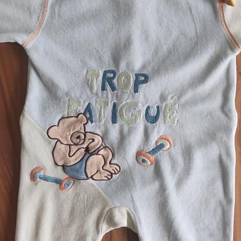 troc de  Pyjama bébé taille 6 mois, sur mytroc