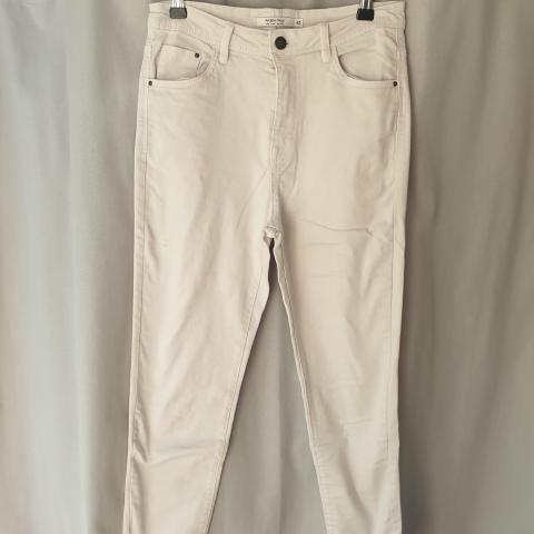 troc de  Pantalon blanc T42, sur mytroc