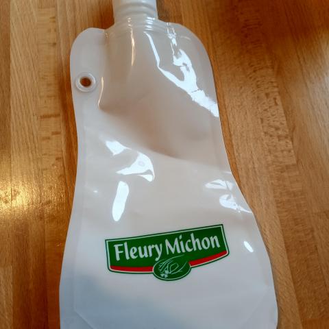 troc de  gourde plastique souple Fleury Michon - neuve, sur mytroc