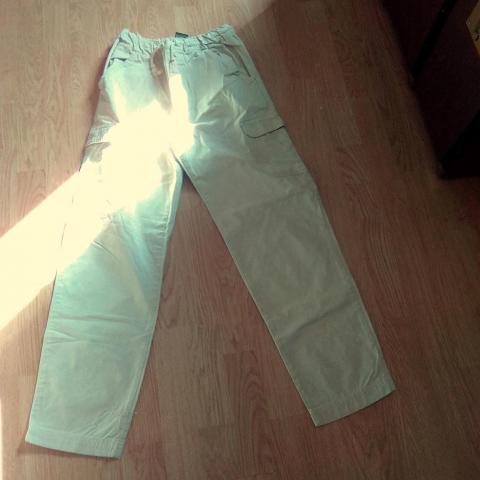 troc de  Pantalon taille 12 ans comme neuf, sur mytroc