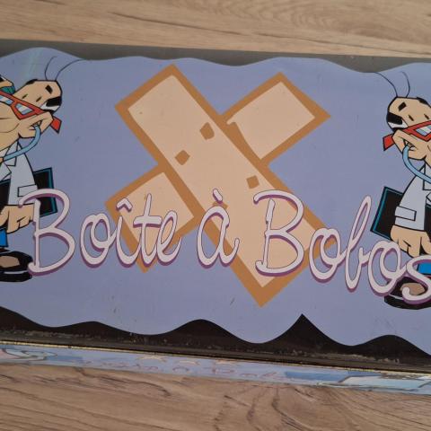 troc de  Boite à bobo avec 3 plus petites boites, sur mytroc
