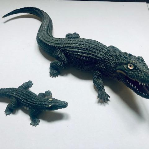 troc de  Lot 2 figurines animal alligator dont une Schleich, sur mytroc