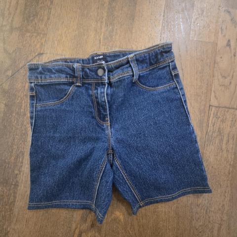 troc de  Short 10 ans kiabi, sur mytroc
