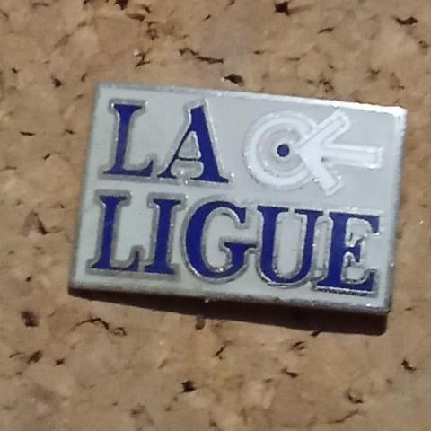 troc de  pin's sans attache, sur mytroc