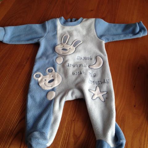 troc de  Pyjama bébé 6 mois, sur mytroc