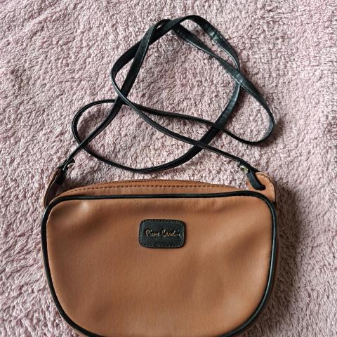 troc de  Petit sac à main Pierre Cardin, sur mytroc