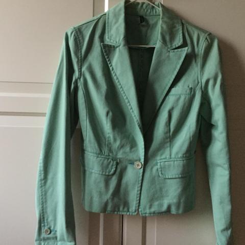 troc de  veste vert clair peu portée - taille 36, sur mytroc