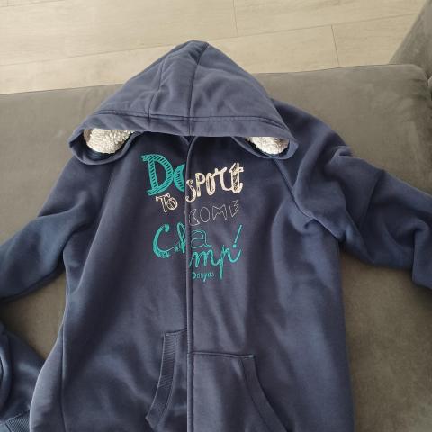 troc de  Sweat 14 ans, sur mytroc