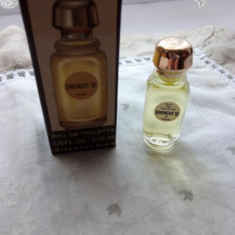 troc de  RESERVE MINIATURE GIVENCHY III, sur mytroc