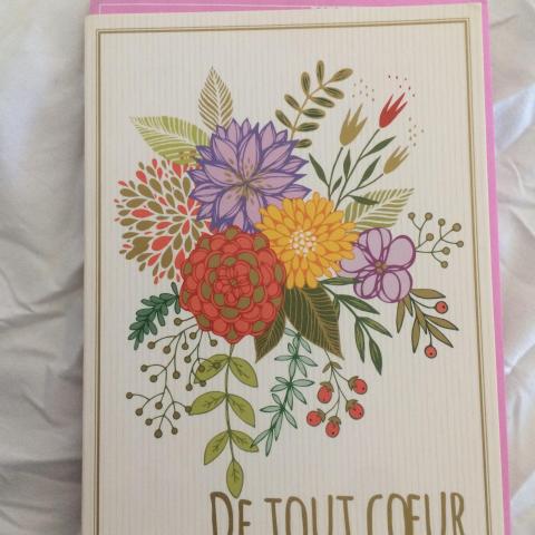 troc de  Carte DE TOUT COEUR dessin de fleurs & son enveloppe rose fushia, sur mytroc