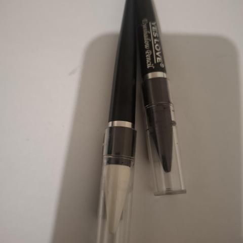 troc de  Maquillage noir et blanc, sur mytroc