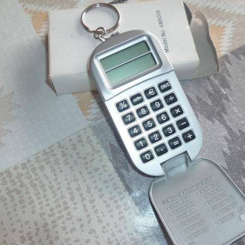 troc de  Calculatrice - Convertisseur en forme de téléphone portable, sur mytroc