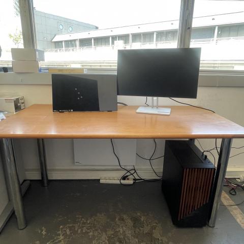 troc de  BUREAU EN BOIS, sur mytroc