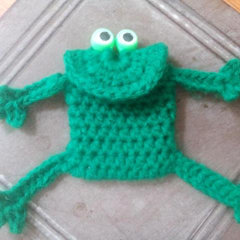 troc de  Petite grenouille-pochette au crochet faite main, sur mytroc