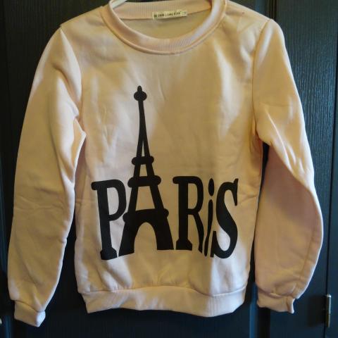 troc de  ***RESERVE***Sweat-shirt Paris, sur mytroc