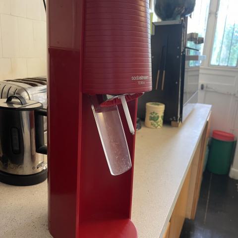 troc de  Sodastream rouge sans bouteille de gaz, sur mytroc